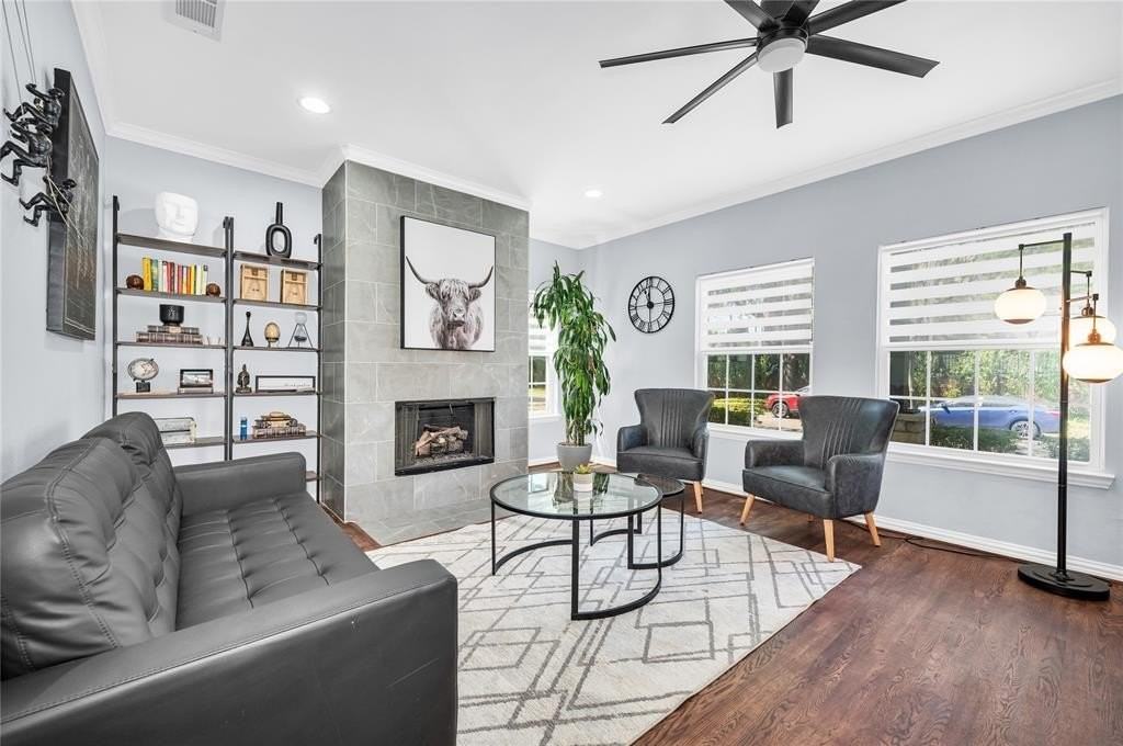 6918 Webster St - Photo 2 of 40