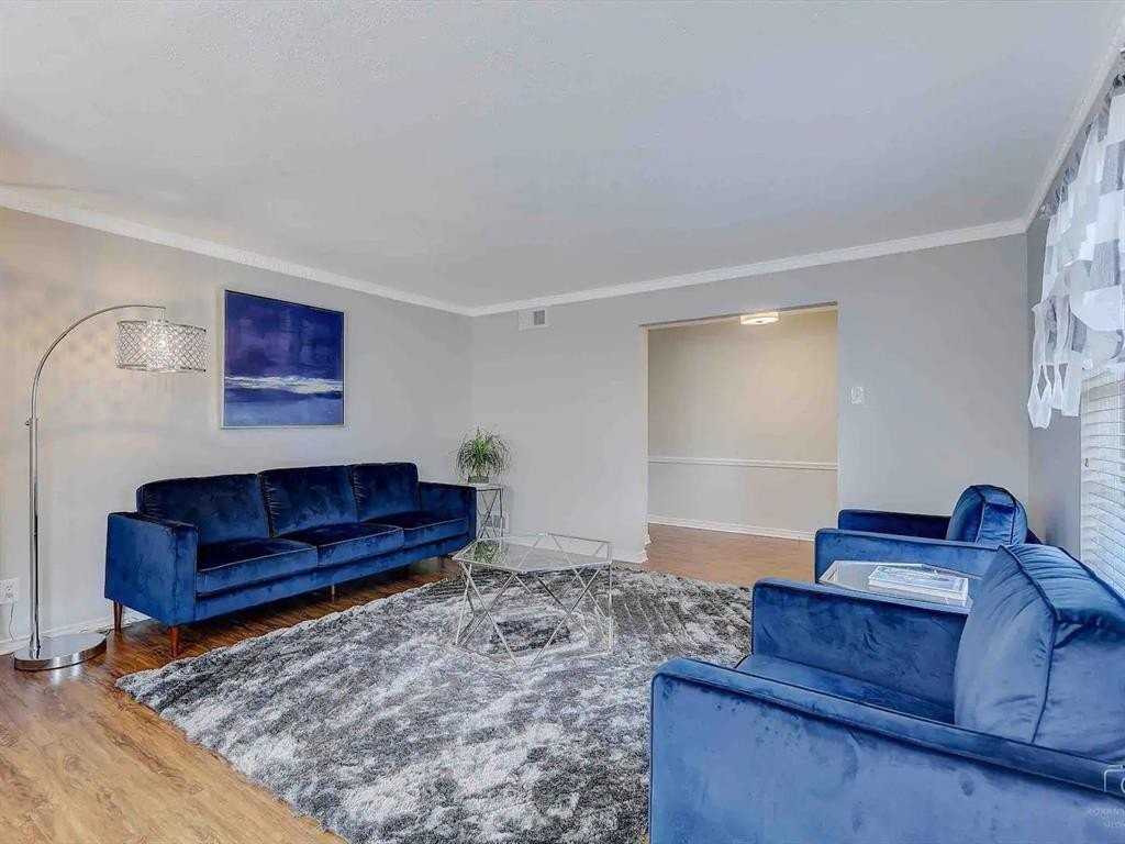 10007 Dale Crest Dr - Photo 3 of 35