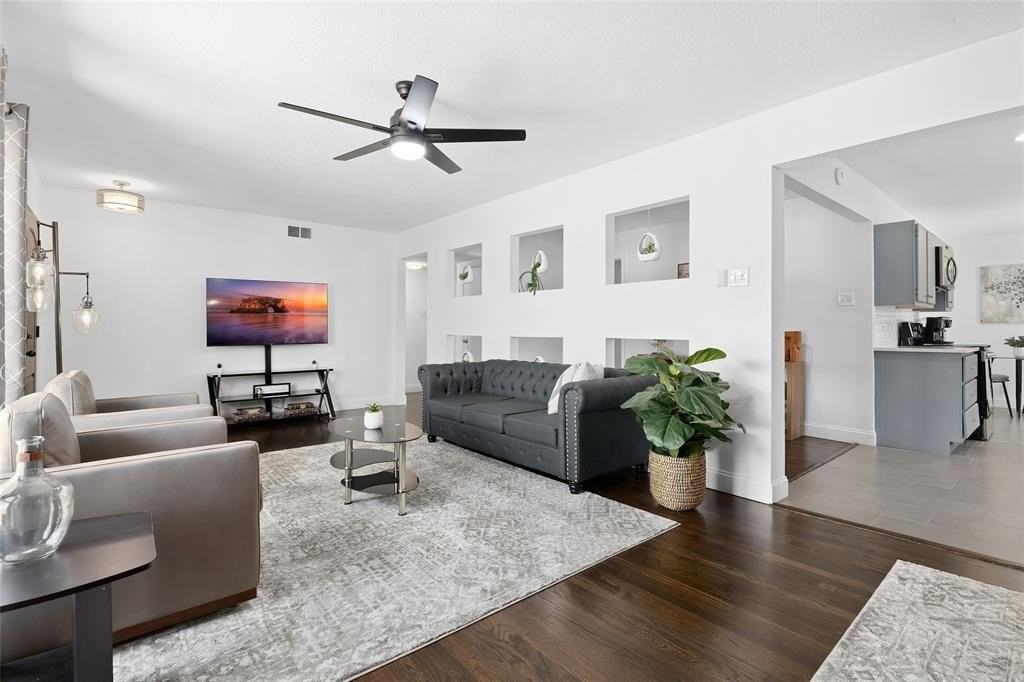 3364 Darvany Dr - Photo 2 of 40