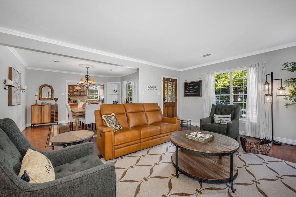 2240 Lawndale Dr - Photo 3 of 40