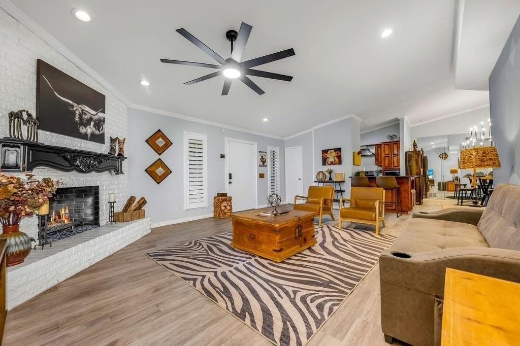 3330 Timberview Rd - Photo 4 of 39