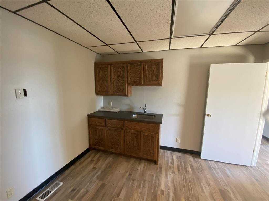 108 W 12th St - Photo 5 of 9