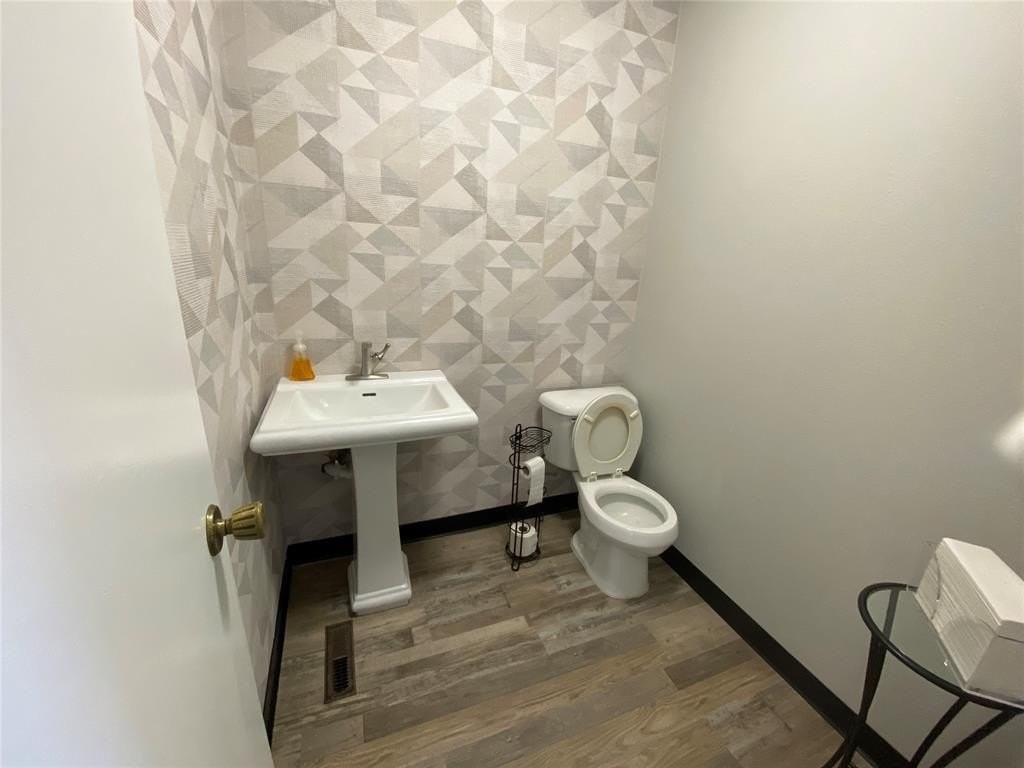 108 W 12th St - Photo 7 of 9