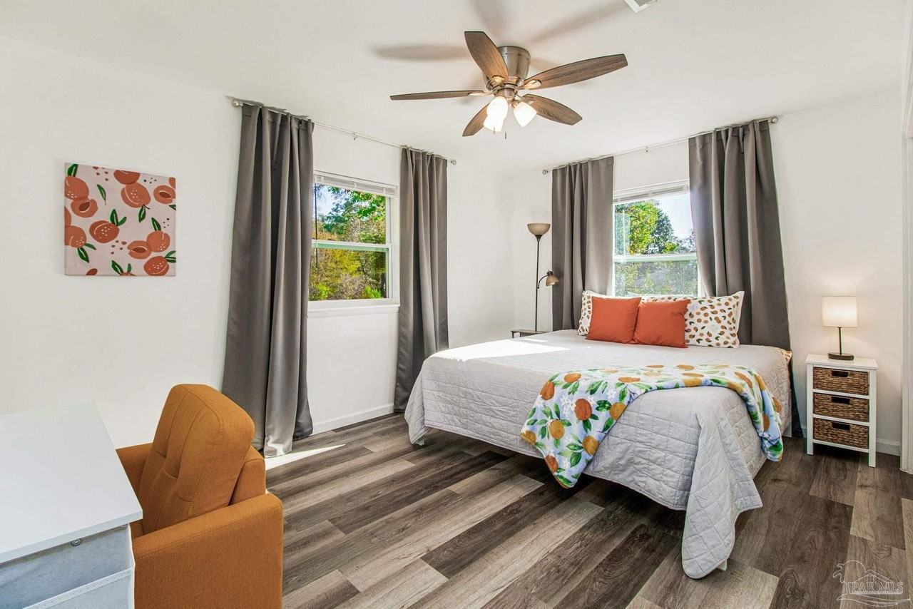 100 Mango St - Photo 7 of 40