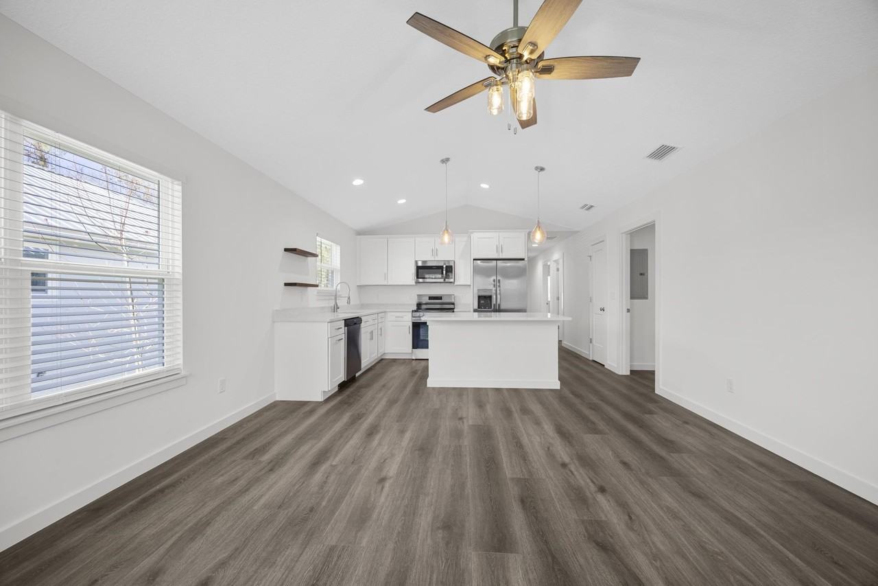 940 Collier Boulevard - Photo 5 of 26