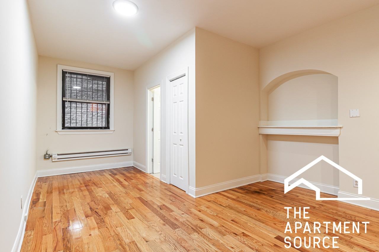 540 W Wellington Ave #012 - Photo 3 of 5