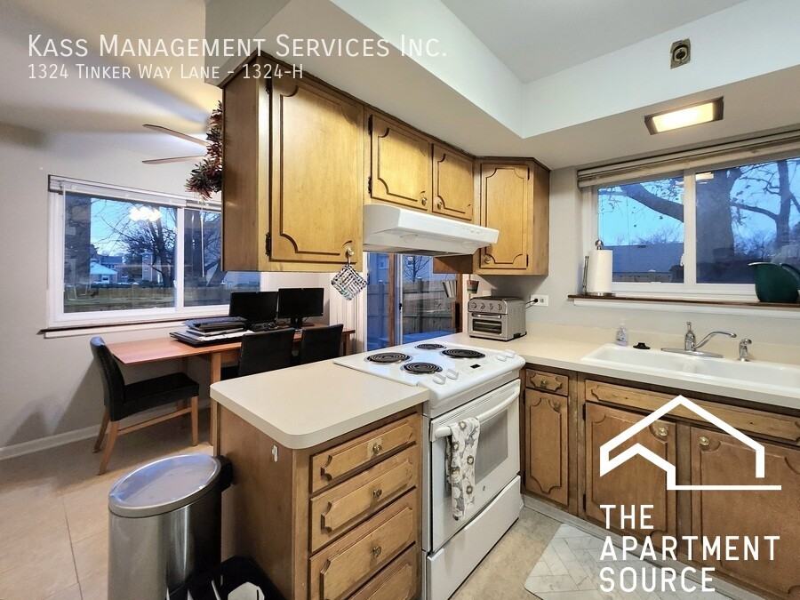 1324 Tinker Way #B - Photo 2 of 14