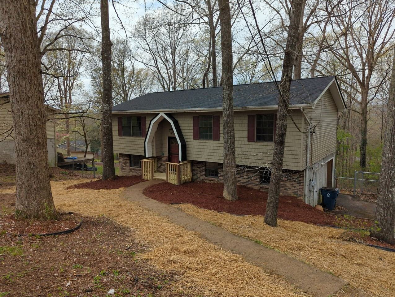 1605 Wendy Cir - Photo 2 of 20