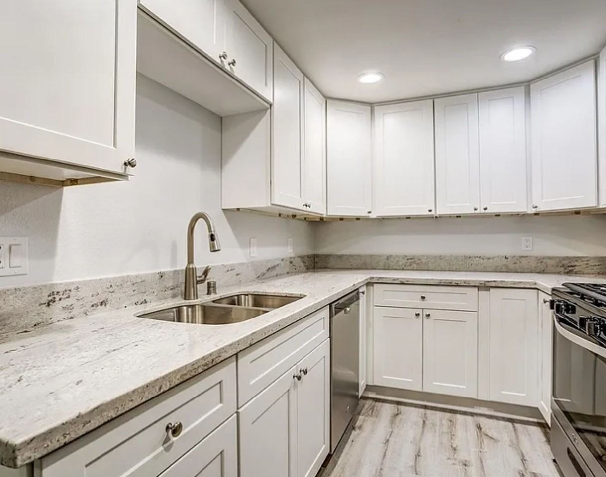 202 S. Nevada Street - Photo 2 of 6