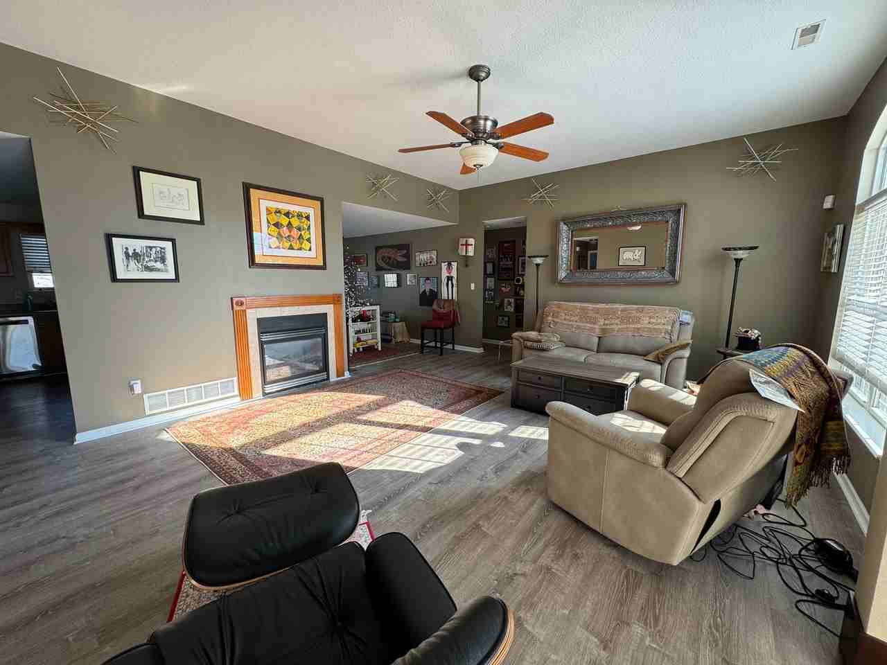 2603 Oakfield Dr - Photo 3 of 32