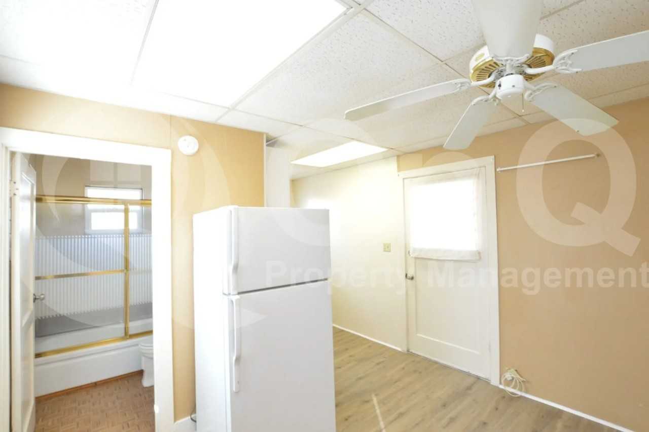 901 N Arbor Ave - Photo 3 of 9