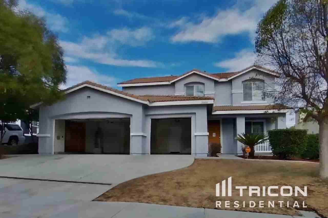 28814 Galaxy Way Menifee CA - Photo 2 of 22