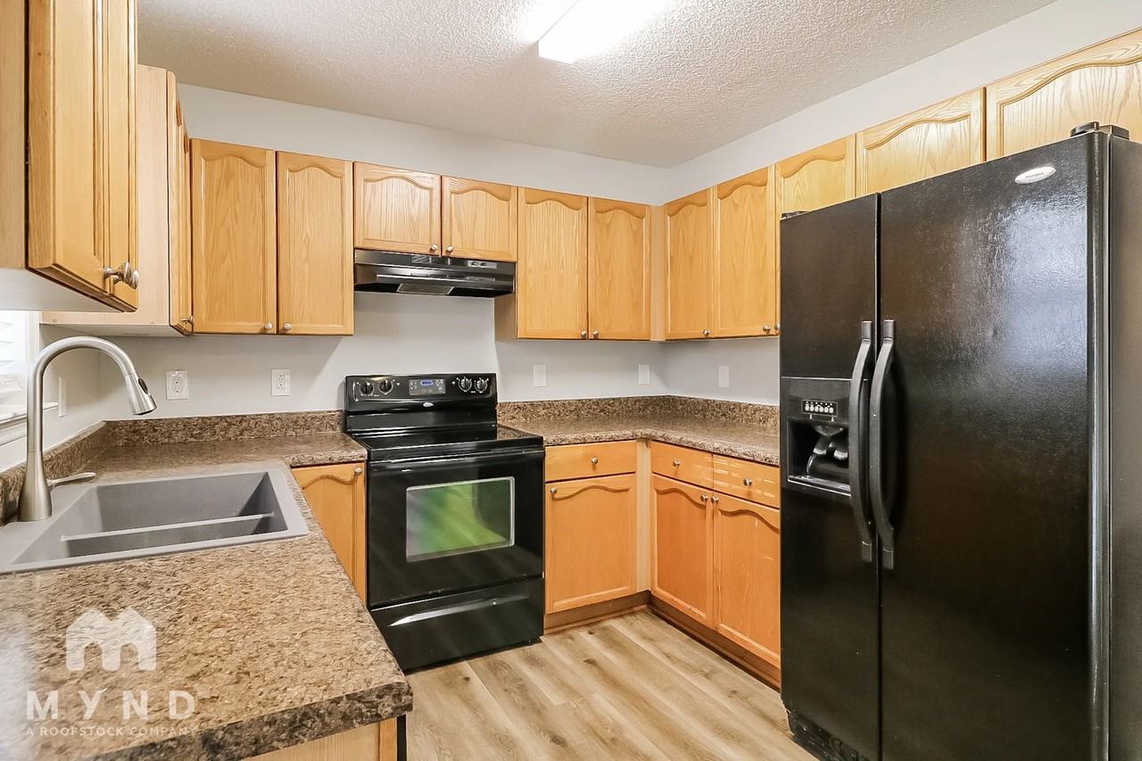 255 Morgan Pkwy - Photo 3 of 23