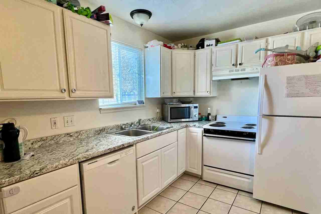 682 N 400 W - Photo 2 of 14