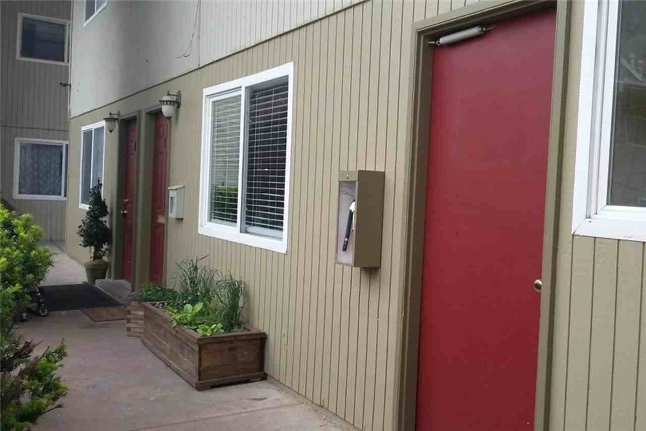 900 N Main St - Photo 2 of 6