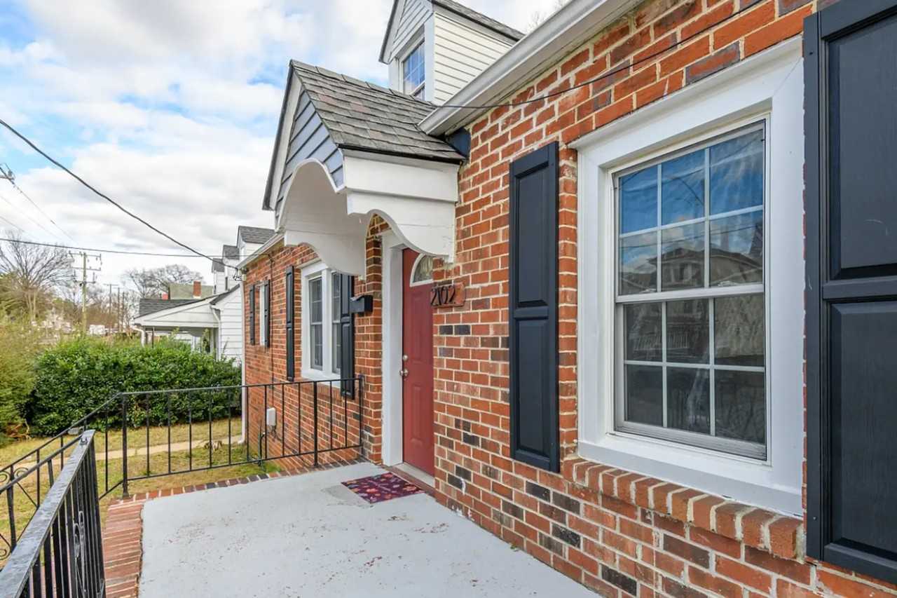 2102 Dinwiddie Ave - Photo 2 of 26
