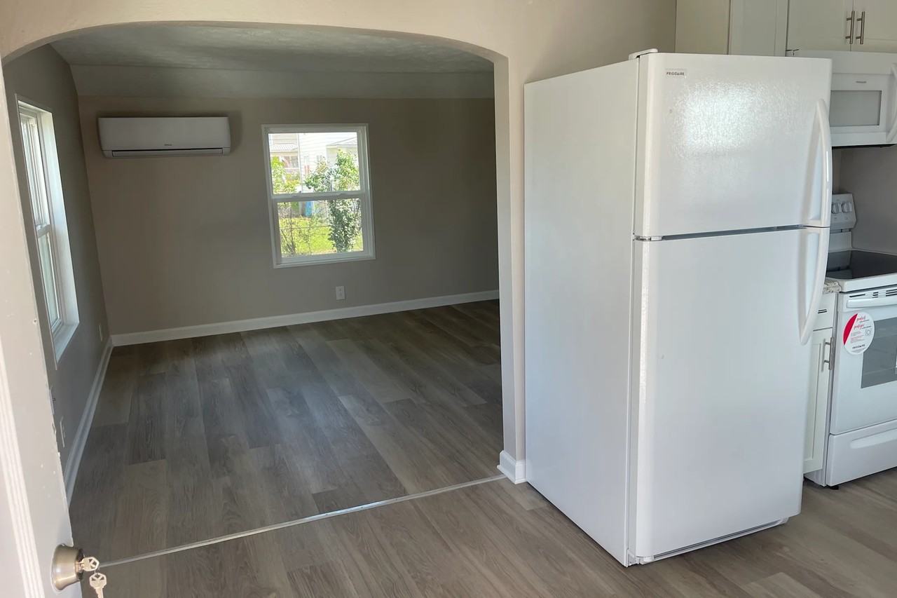 2216 Mount Vernon Ave - Photo 3 of 12