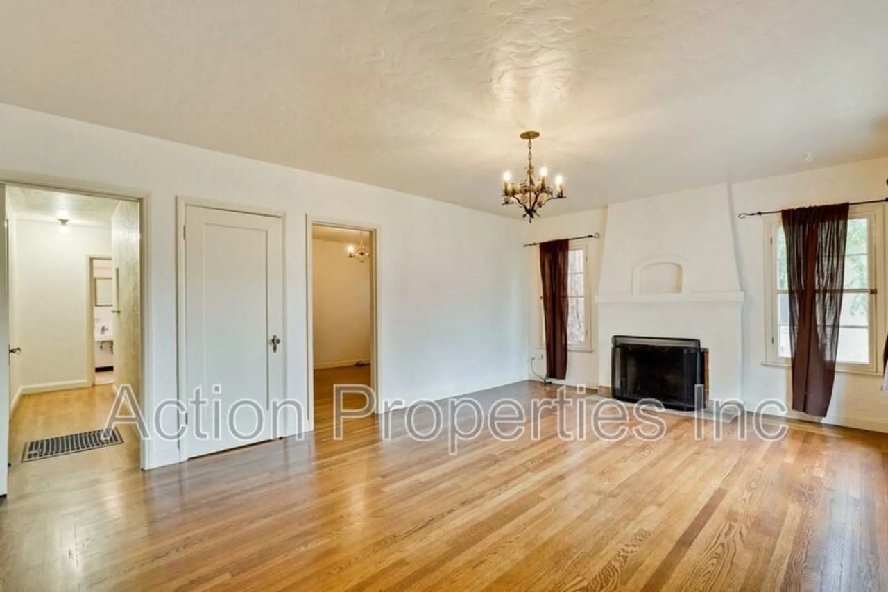 1067 Willow Glen Way - Photo 3 of 22