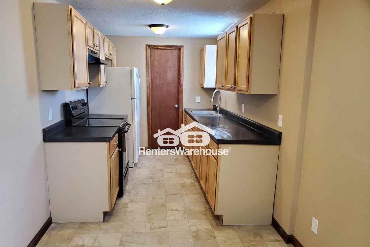 112 5th St S - Photo 3 of 17