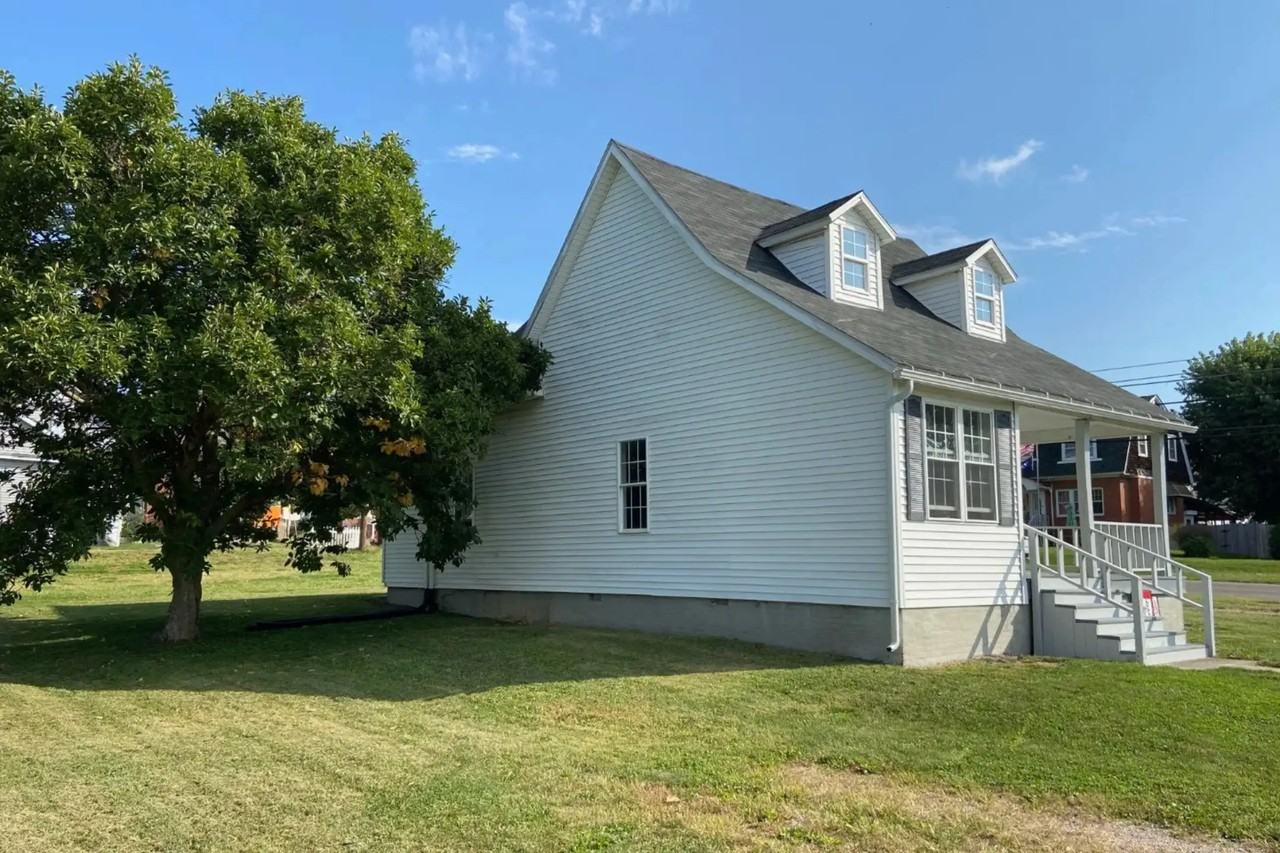 223 E 6th St - Photo 3 of 18