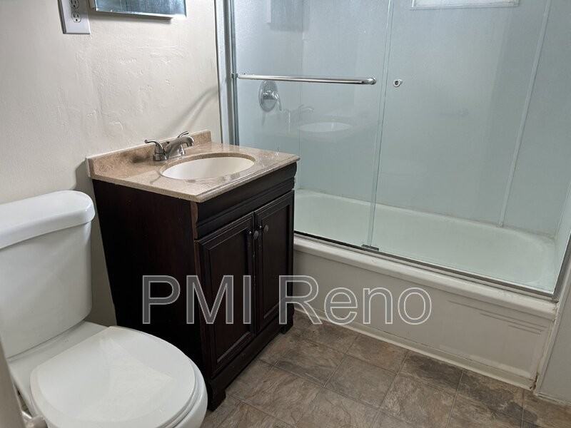 1747 1/2 C St #1B - Photo 4 of 7