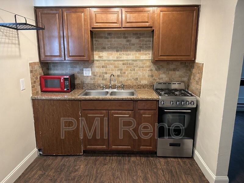 1747 1/2 C St #1B - Photo 7 of 7