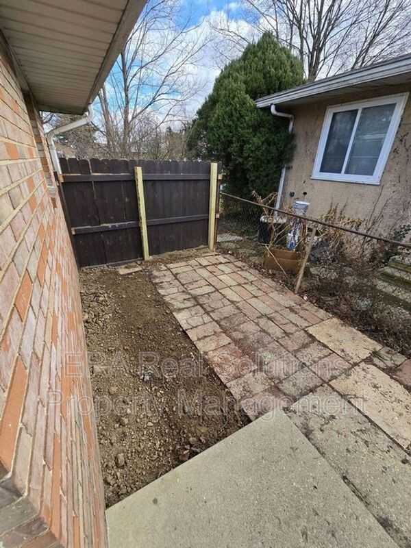 849 Byron Ave - Photo 2 of 18