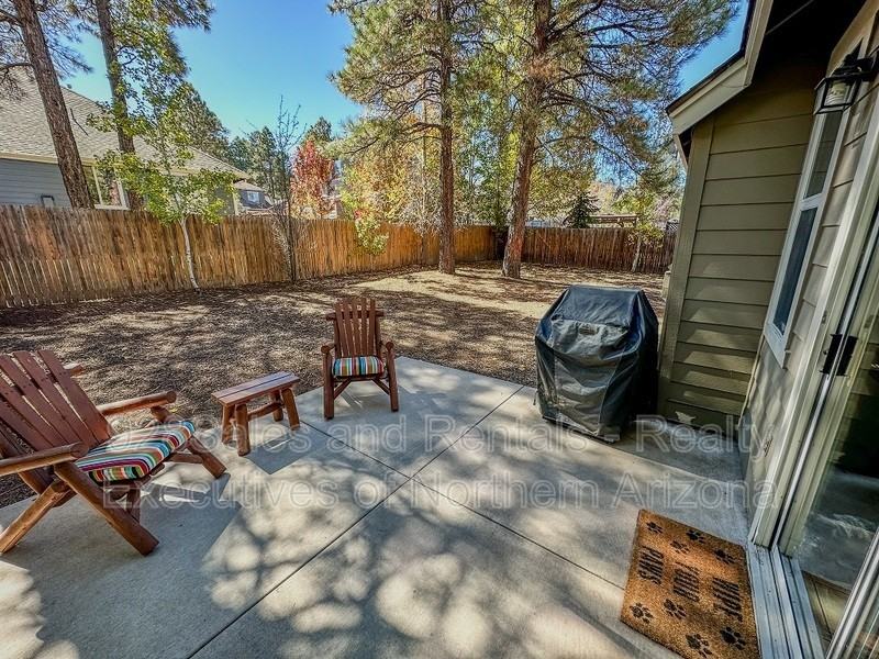537 W Nugget Trl - Photo 2 of 45