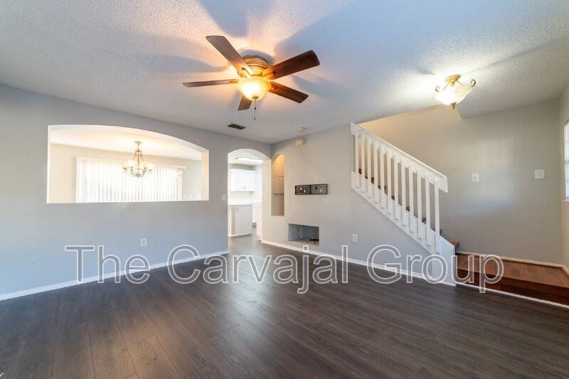 1408 Carey Glen Cir - Photo 6 of 29