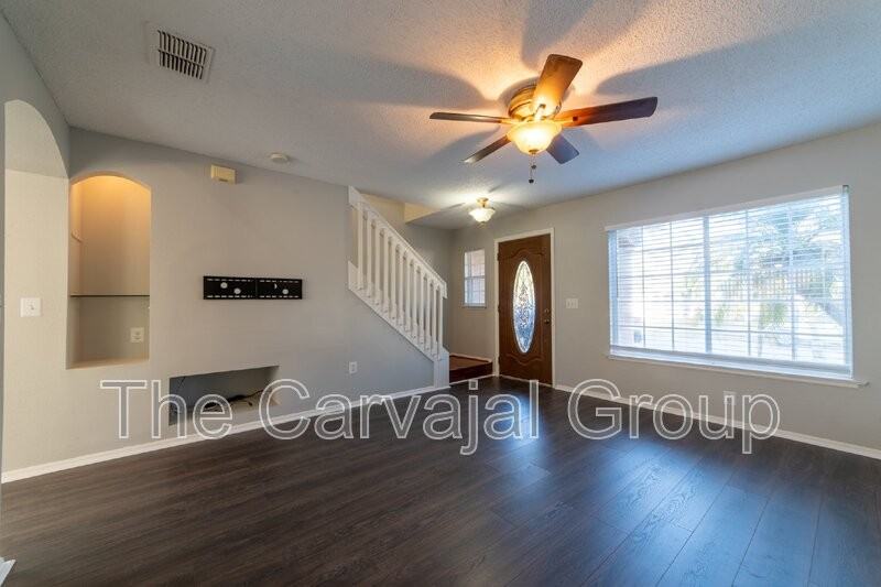 1408 Carey Glen Cir - Photo 7 of 29