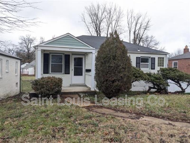 441 Bismark Ave - Photo 2 of 21