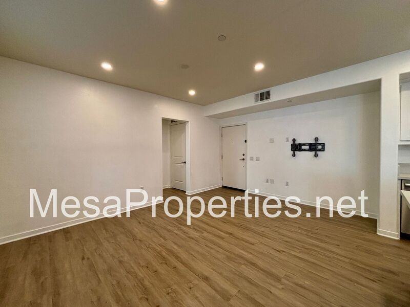 9378 Solaire Pl - Photo 4 of 26