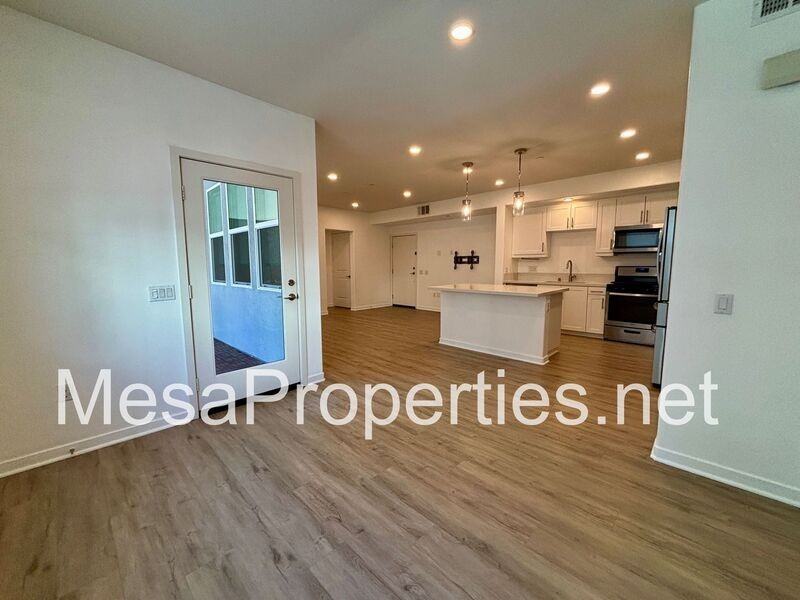 9378 Solaire Pl - Photo 6 of 26