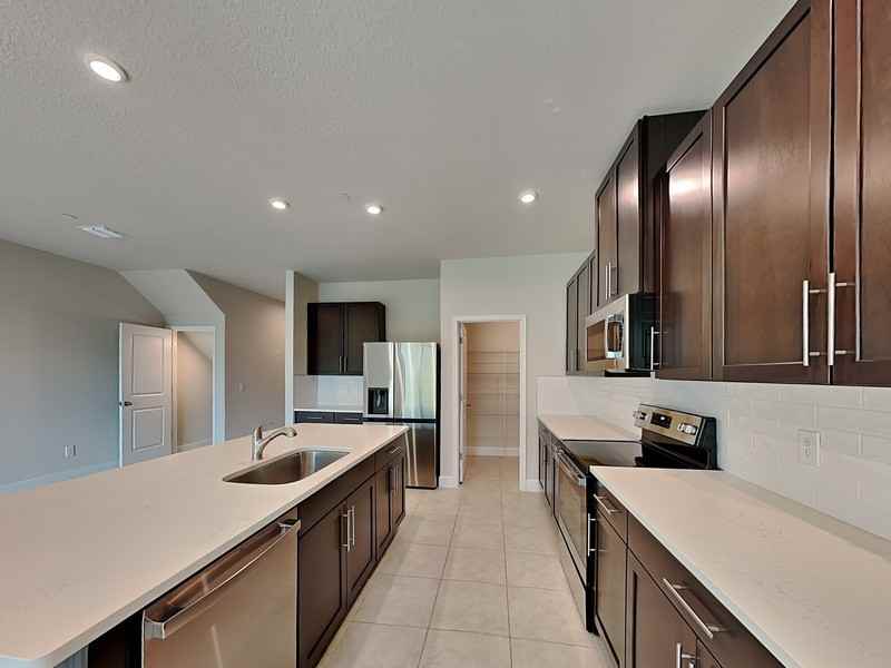 1942 Holden Ridge Ln - Photo 2 of 20