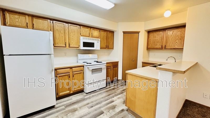 6305 Chapel Hill Blvd #H102 - Photo 7 of 8