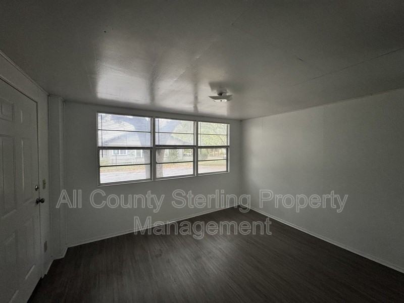 716 Nw 2nd Ave - Photo 2 of 9