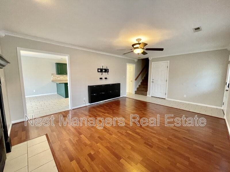 490 Greywalls Ct - Photo 5 of 29