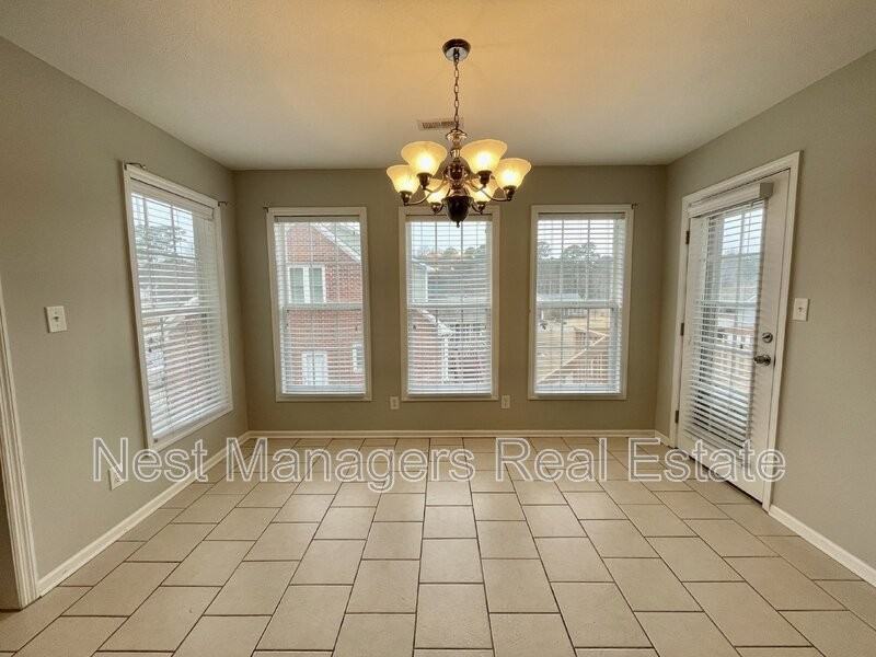 490 Greywalls Ct - Photo 6 of 29