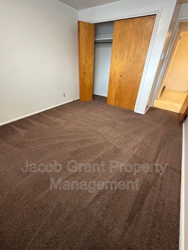 135 W Fremont Ave #1 - Photo 4 of 11