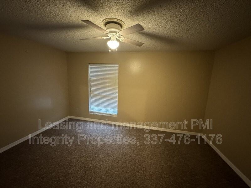 44 Phlox Dr - Photo 4 of 11