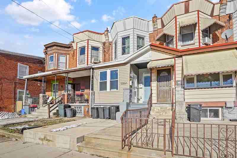 6045 Hazel Ave - Photo 2 of 18