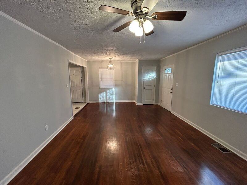76 Schell Rd Se - Photo 3 of 18