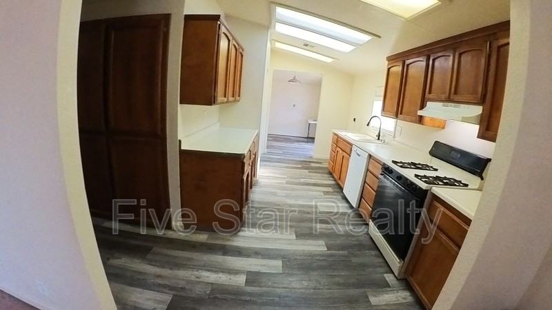 5957 Wiget Ave - Photo 5 of 21
