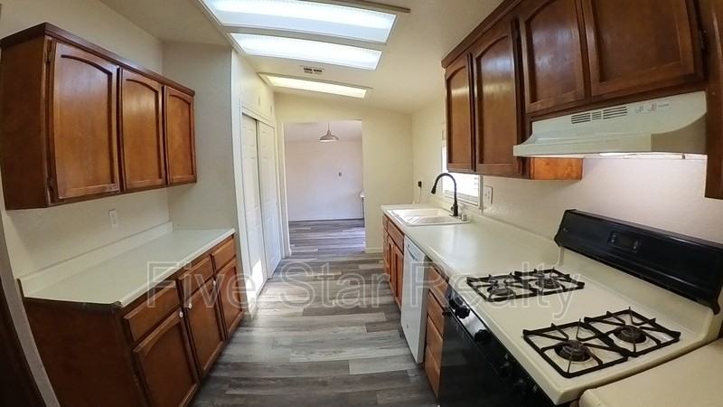 5957 Wiget Ave - Photo 7 of 21