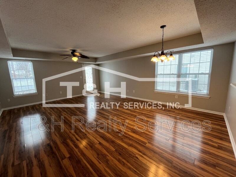 10896 Riverwood Blvd - Photo 6 of 26