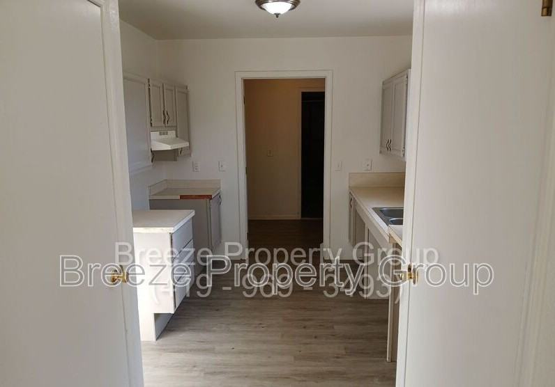 520 Magnolia St - Photo 3 of 9