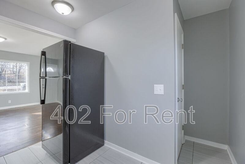 3806 Binney St - Photo 5 of 25