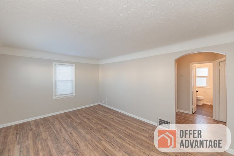 2807 Grovewood Ave - Photo 3 of 10