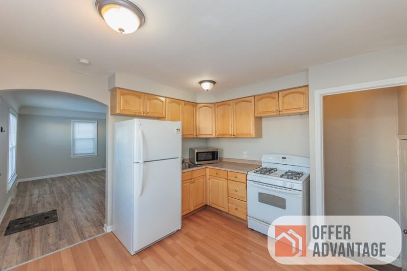 2807 Grovewood Ave - Photo 4 of 10