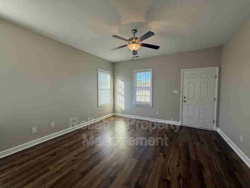 800 Phillips Rd - Photo 4 of 23